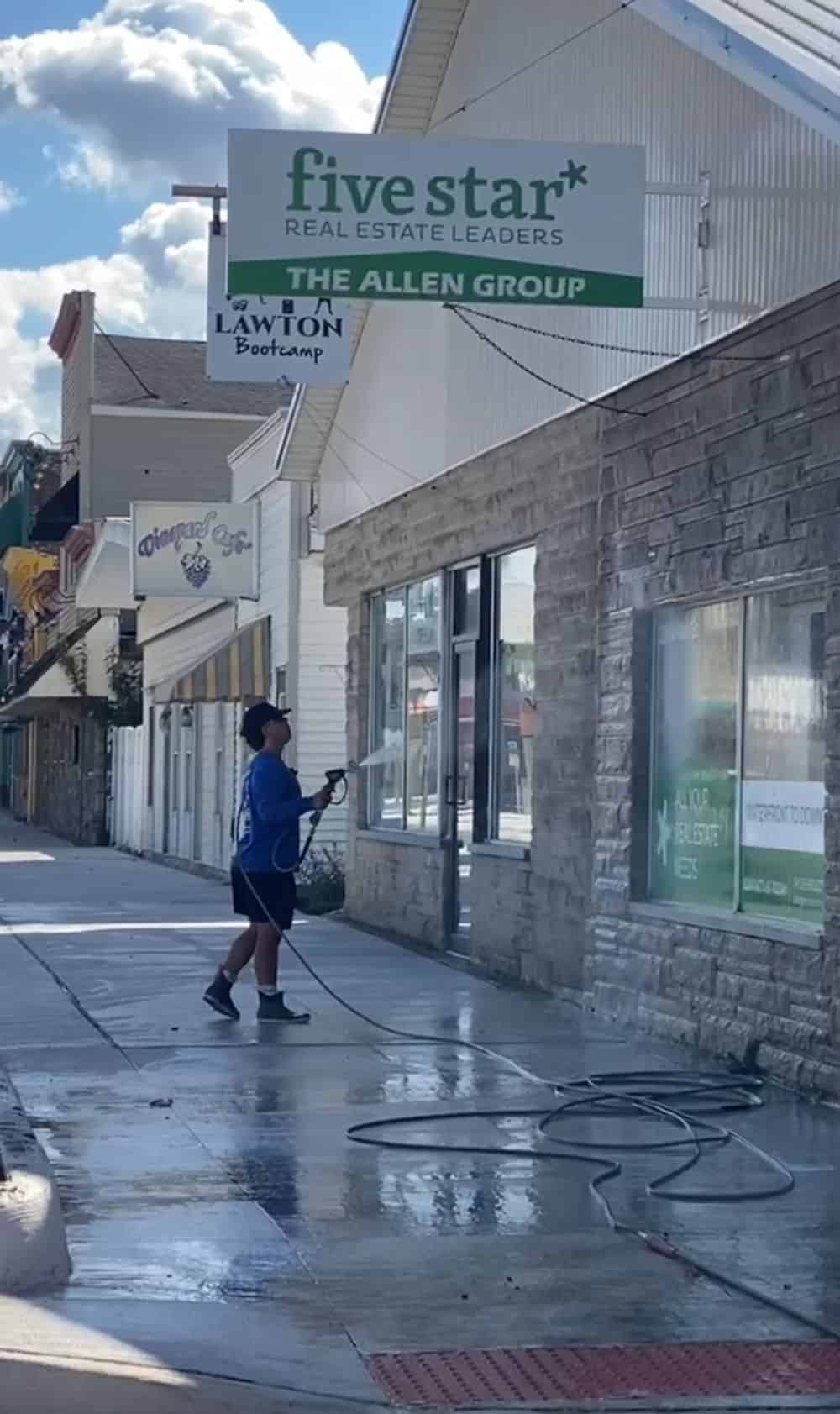 Window Cleaning image